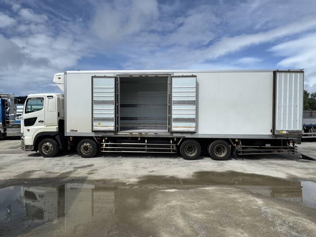 日野プロフィア冷凍車（冷蔵車）大型（10t）[写真22]