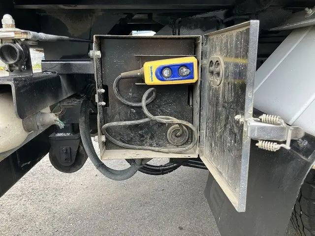 いすゞエルフローダーダンプ小型（2t・3t）[写真13]