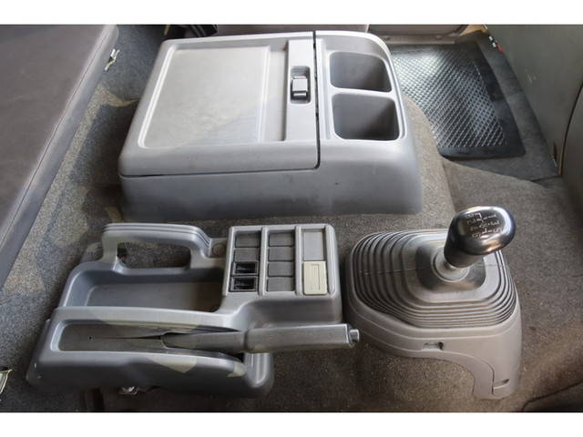 いすゞフォワードアルミウイング中型（4t）[写真33]