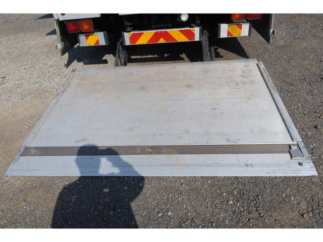 いすゞフォワードアルミウイング中型（4t）[写真09]