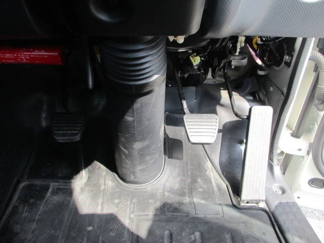 いすゞエルフクレーン4段小型（2t・3t）[写真27]