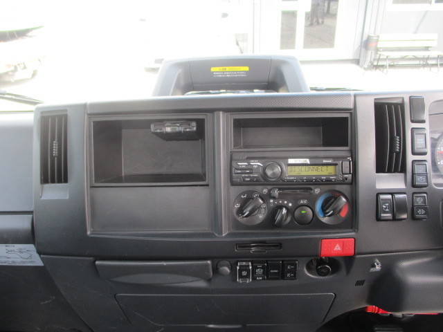 いすゞエルフクレーン4段小型（2t・3t）[写真30]