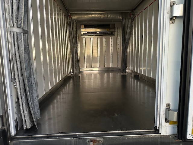 いすゞエルフ冷凍車（冷蔵車）小型（2t・3t）[写真10]