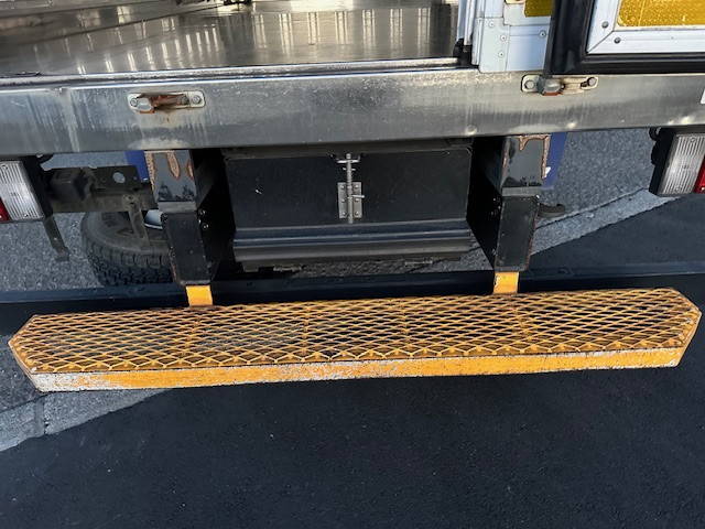 いすゞエルフ冷凍車（冷蔵車）小型（2t・3t）[写真13]