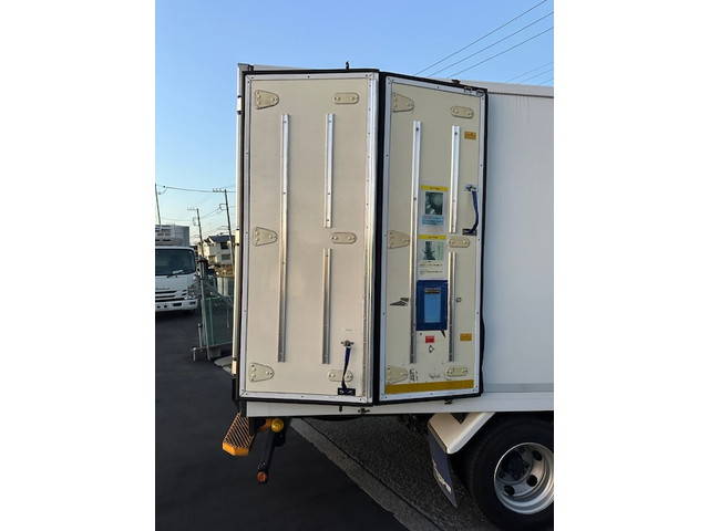 いすゞエルフ冷凍車（冷蔵車）小型（2t・3t）[写真14]