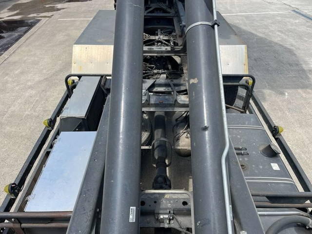 日野プロフィアコンテナ専用車大型（10t）[写真16]