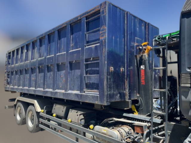 日野プロフィアコンテナ専用車大型（10t）[写真18]