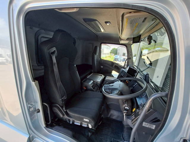 いすゞギガクレーン5段大型（10t）[写真31]