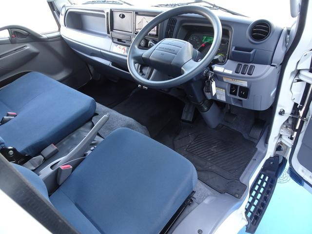 三菱ふそうキャンターパネルバン小型（2t・3t）[写真18]