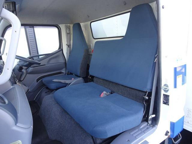 三菱ふそうキャンターパネルバン小型（2t・3t）[写真28]