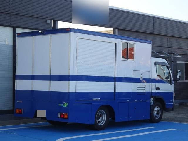 三菱ふそうキャンターパネルバン小型（2t・3t）[写真04]