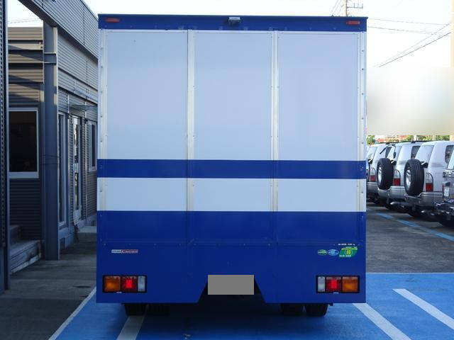 三菱ふそうキャンターパネルバン小型（2t・3t）[写真06]