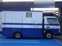 三菱ふそうキャンターパネルバン小型（2t・3t）[写真08]