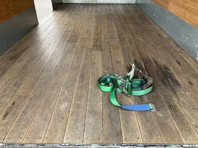 いすゞエルフアルミバン小型（2t・3t）[写真15]