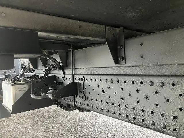 いすゞエルフアルミバン小型（2t・3t）[写真25]