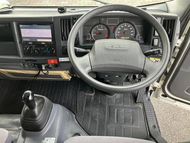 いすゞエルフアルミバン小型（2t・3t）[写真32]