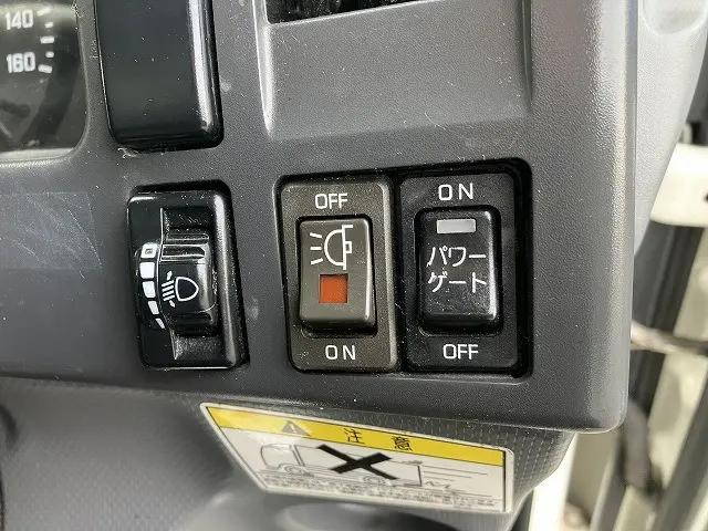 いすゞエルフアルミバン小型（2t・3t）[写真35]