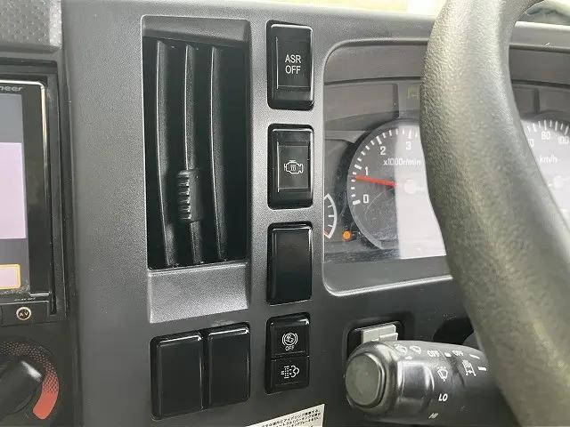 いすゞエルフアルミバン小型（2t・3t）[写真36]