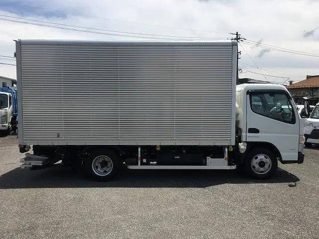 三菱ふそうキャンターアルミバン小型（2t・3t）[写真10]
