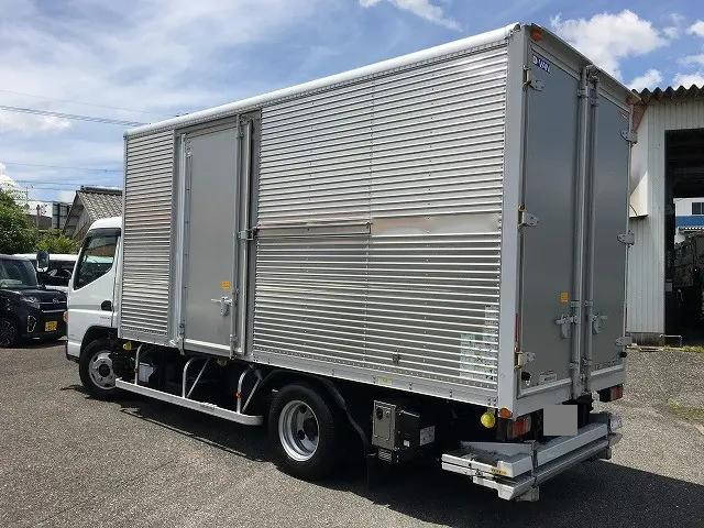 三菱ふそうキャンターアルミバン小型（2t・3t）[写真02]