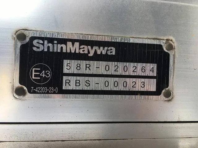 三菱ふそうキャンターアルミバン小型（2t・3t）[写真24]