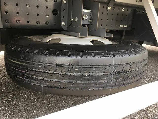 三菱ふそうキャンターアルミバン小型（2t・3t）[写真29]