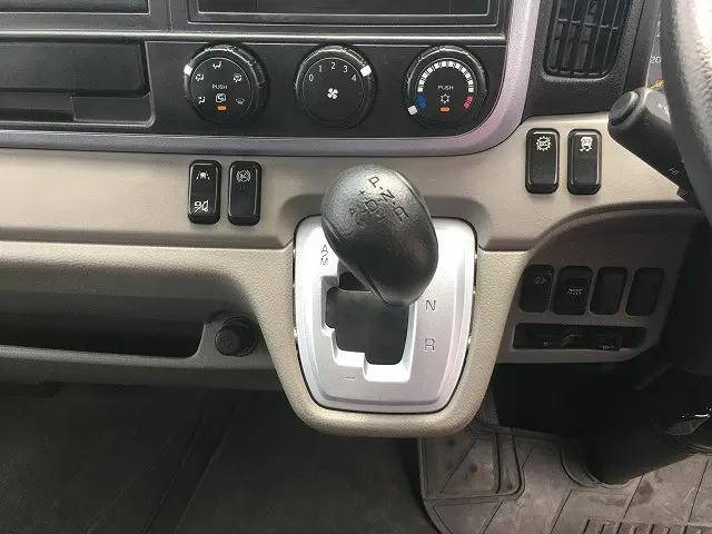 三菱ふそうキャンターアルミバン小型（2t・3t）[写真32]