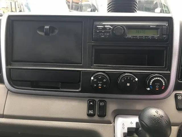 三菱ふそうキャンターアルミバン小型（2t・3t）[写真33]