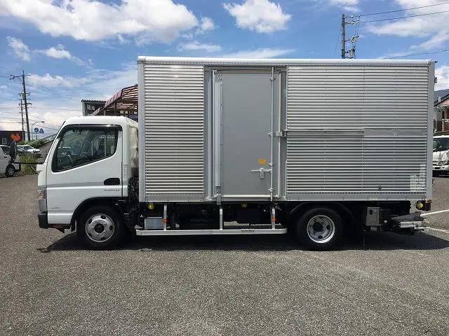 三菱ふそうキャンターアルミバン小型（2t・3t）[写真09]