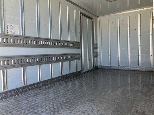 いすゞエルフパネルバン小型（2t・3t）[写真14]