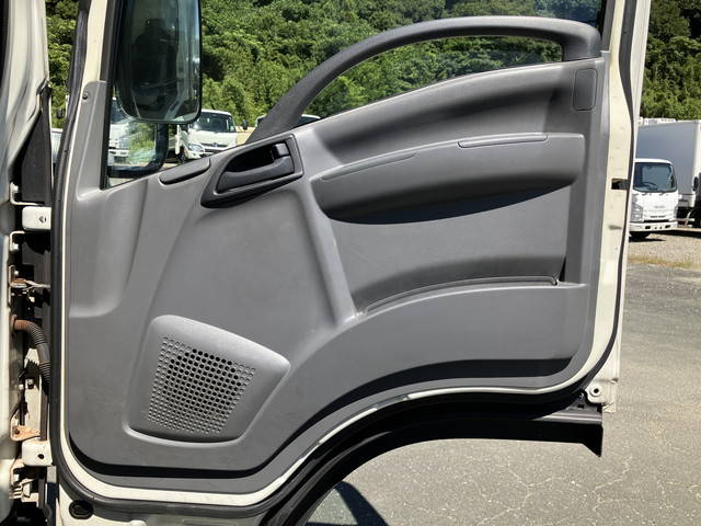 いすゞエルフパネルバン小型（2t・3t）[写真30]