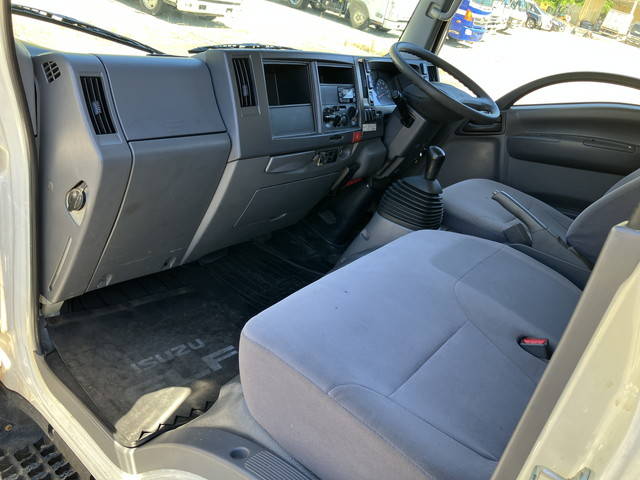 いすゞエルフパネルバン小型（2t・3t）[写真33]