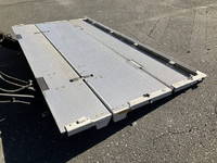 日野デュトロアルミバン小型（2t・3t）[写真20]