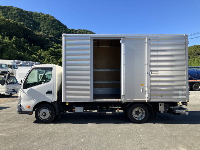 日野デュトロアルミバン小型（2t・3t）[写真06]