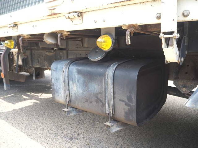 日野レンジャー平ボディ中型（4t）[写真23]