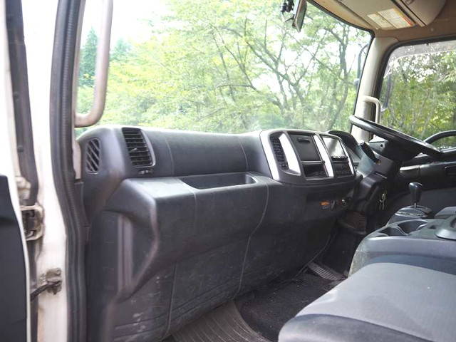 日野レンジャー平ボディ中型（4t）[写真28]