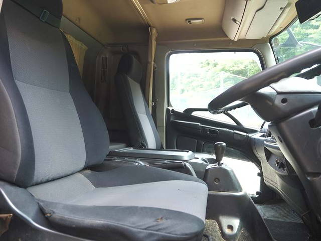 日野レンジャー平ボディ中型（4t）[写真31]