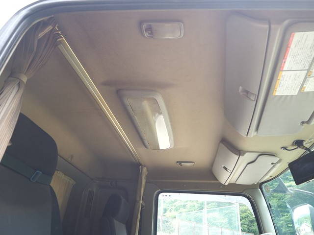 日野レンジャー平ボディ中型（4t）[写真32]