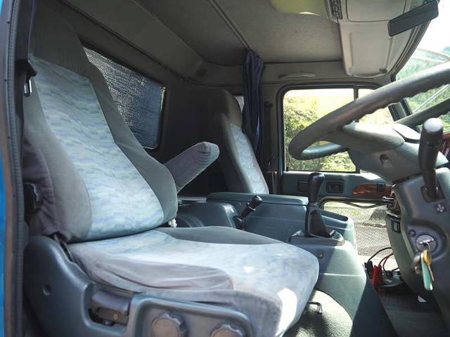 UDトラックスコンドルセルフローダー増トン（6t・8t）[写真37]