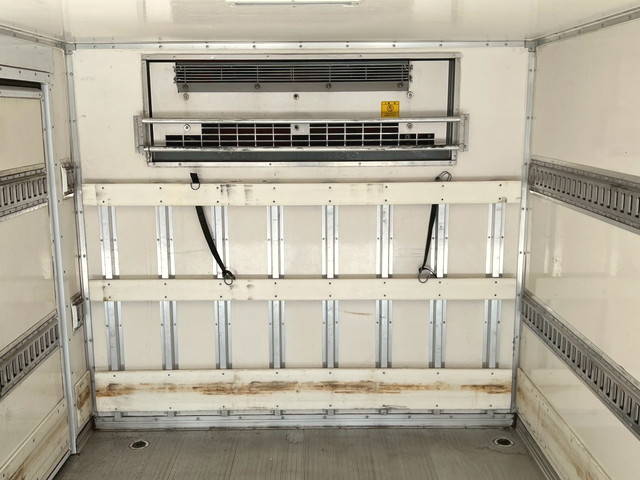 三菱ふそうキャンター冷凍車（冷蔵車）小型（2t・3t）[写真14]