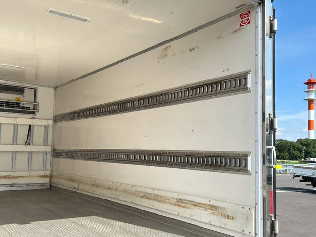 三菱ふそうキャンター冷凍車（冷蔵車）小型（2t・3t）[写真16]