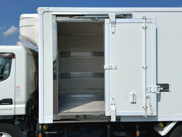 三菱ふそうキャンター冷凍車（冷蔵車）小型（2t・3t）[写真03]