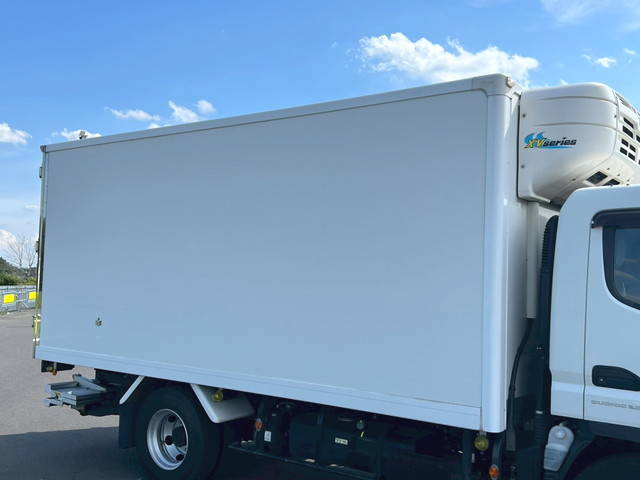 三菱ふそうキャンター冷凍車（冷蔵車）小型（2t・3t）[写真05]