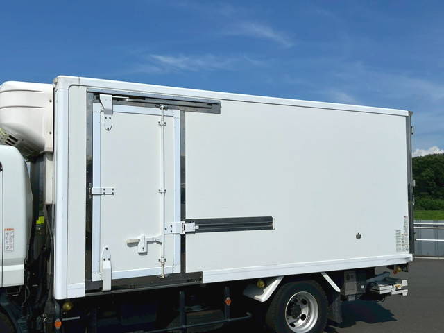三菱ふそうキャンター冷凍車（冷蔵車）小型（2t・3t）[写真06]