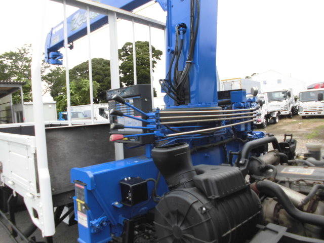 いすゞフォワードクレーン3段中型（4t）[写真25]