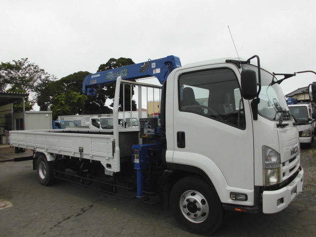 いすゞフォワードクレーン3段中型（4t）[写真03]