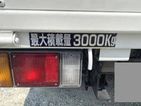 いすゞエルフ平ボディ小型（2t・3t）[写真18]