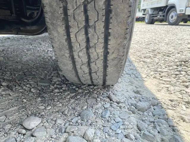 いすゞエルフ平ボディ小型（2t・3t）[写真28]