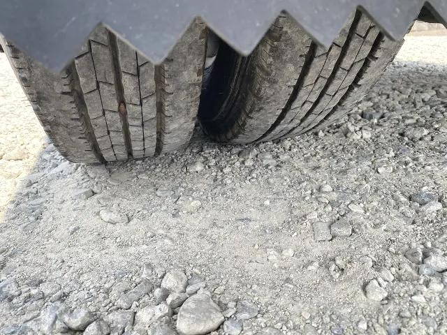 いすゞエルフ平ボディ小型（2t・3t）[写真33]