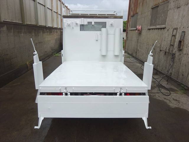 いすゞエルフダブルキャブ・ダンプ小型（2t・3t）[写真10]